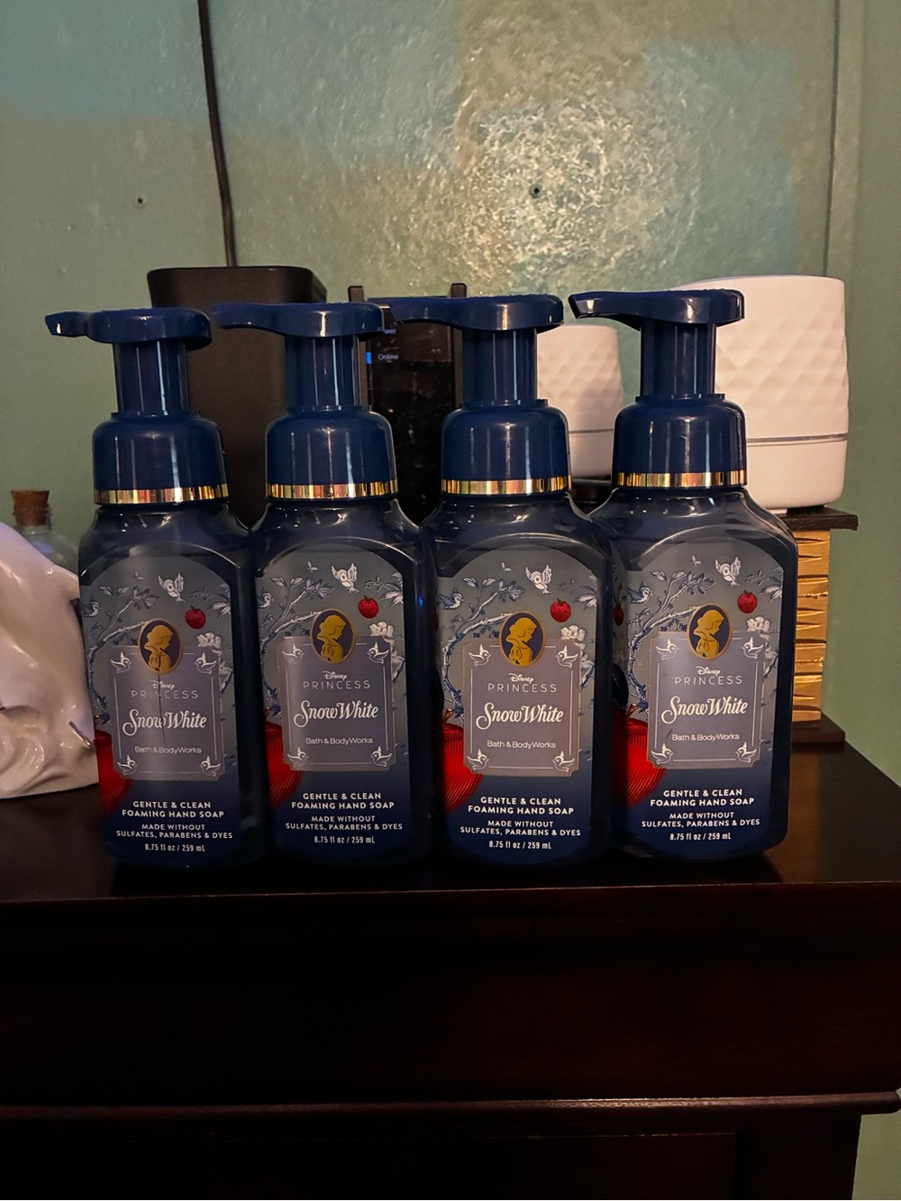 Bath & Body Works Snow White Gentle Foaming Hand Soap - Blue Bottles (4)
